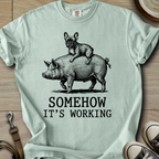 Somehow it´s working - Frenchie T-Shirt