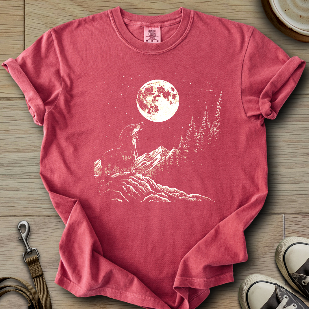 Howling to The Moon - Doxie T-Shirt