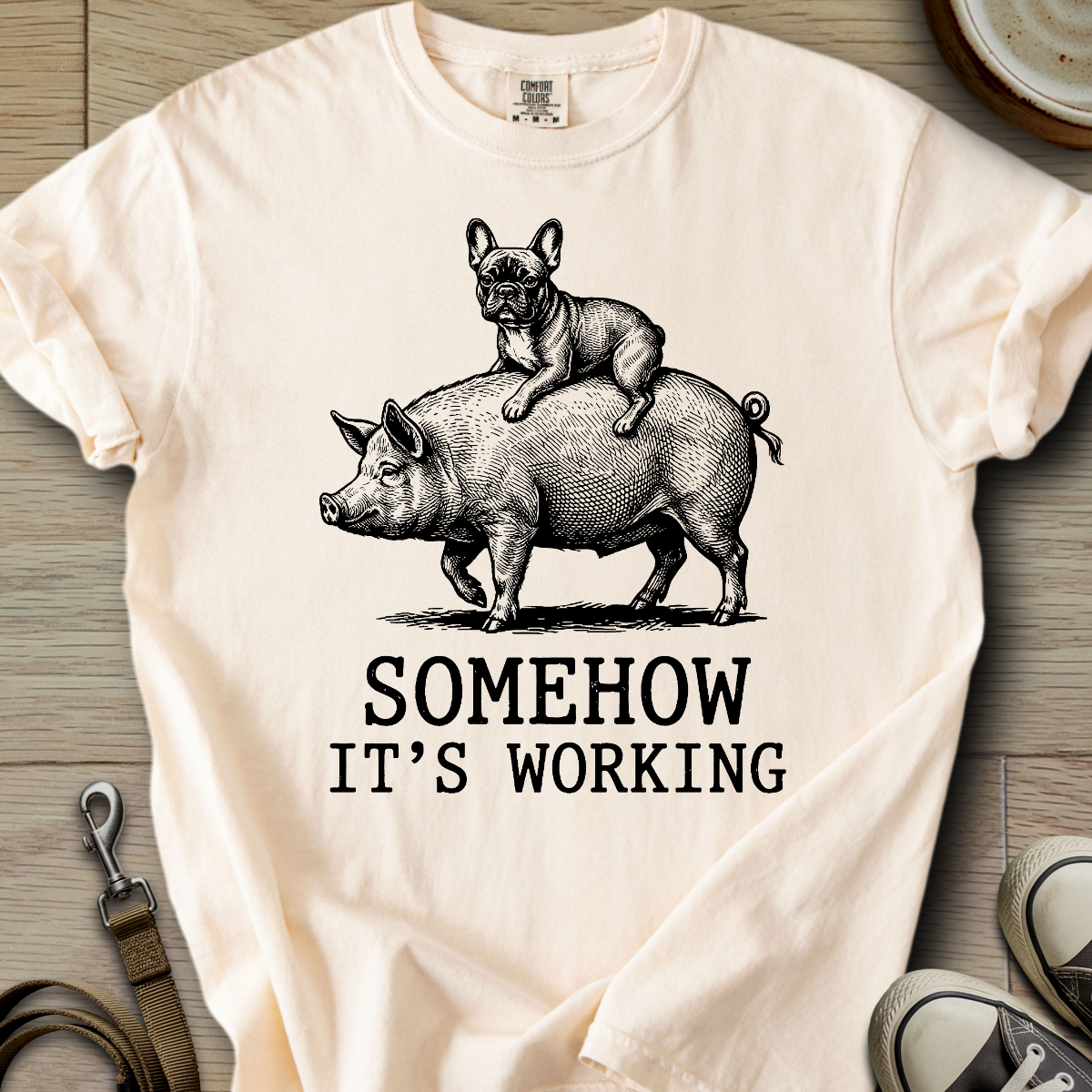 Somehow it´s working - Frenchie T-Shirt