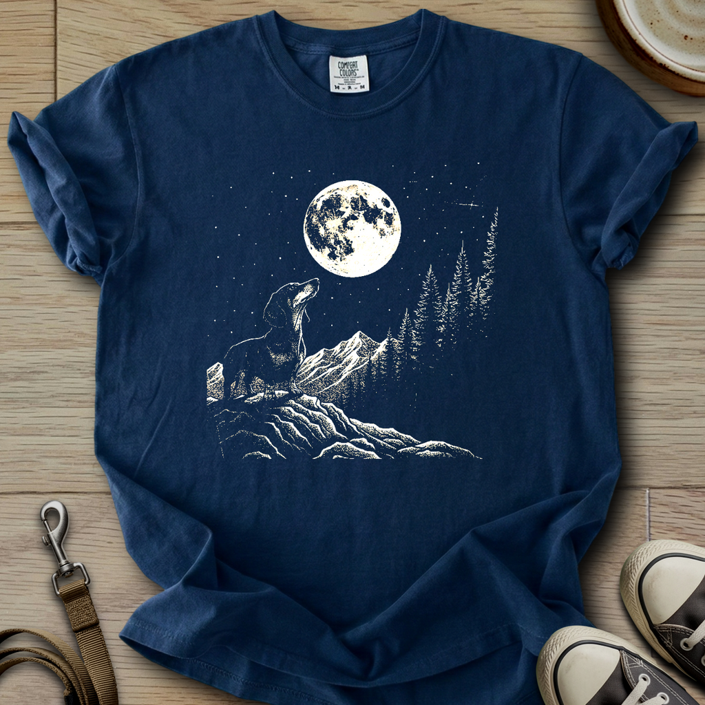 Howling to The Moon - Doxie T-Shirt